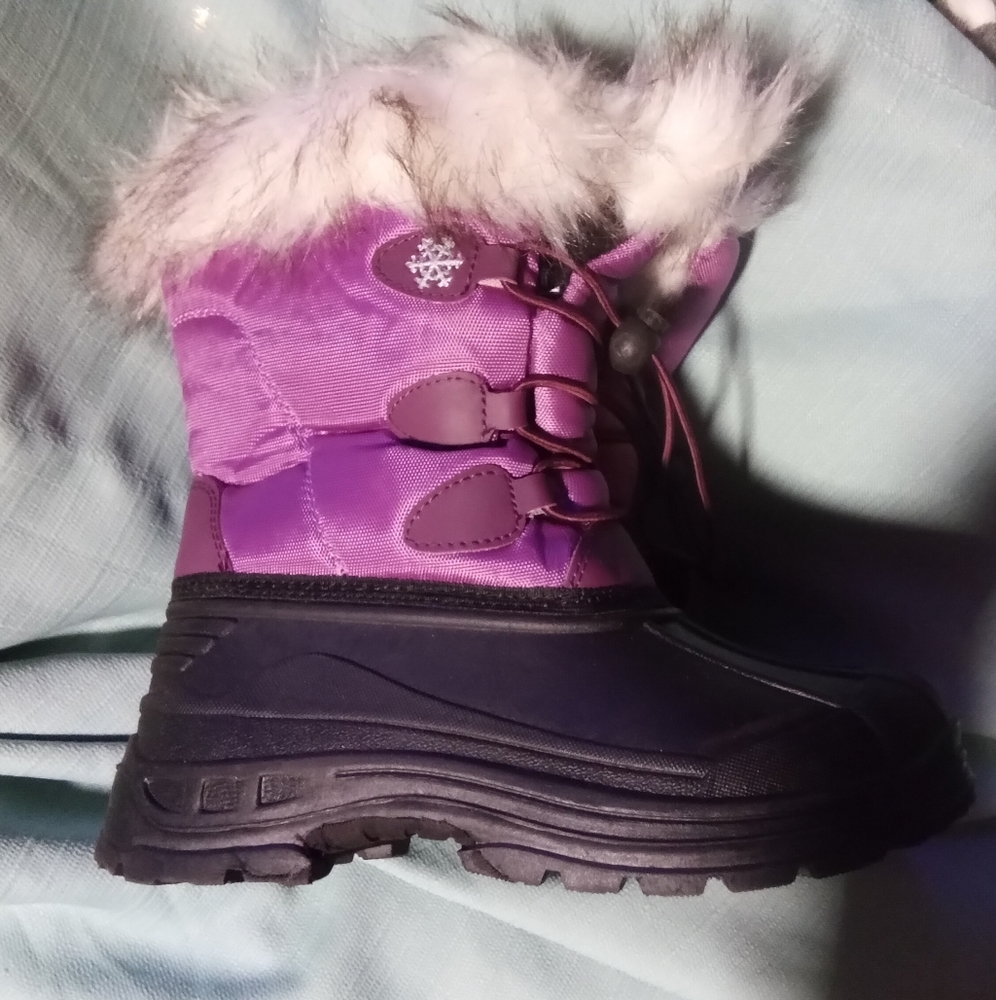 NWOT Girls Winter Boots